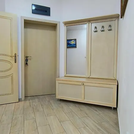 Cosy 2-bedroom Near The Road Bansko